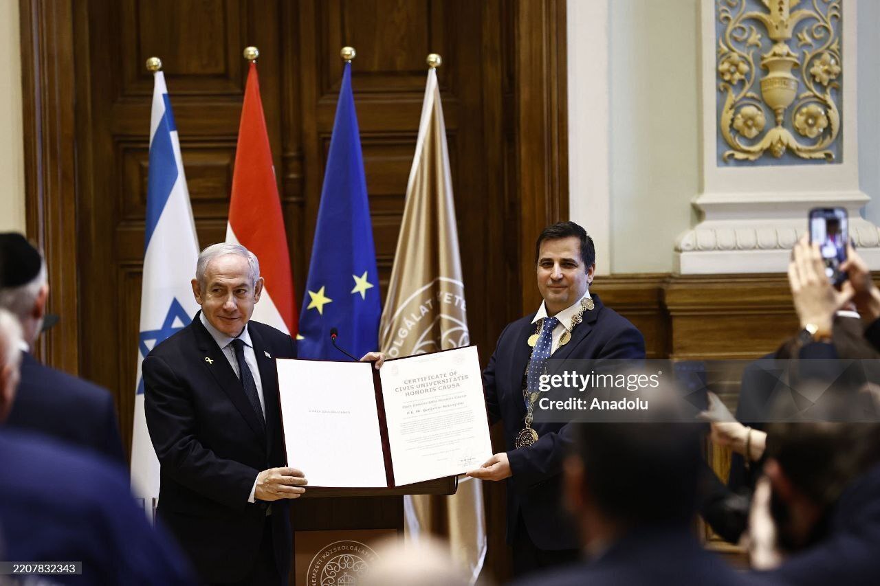 اعطای دکترای افتخاری از یک دانشگاه اروپایی به احمدی‌نژاد و نتانیاهو (+عکس)