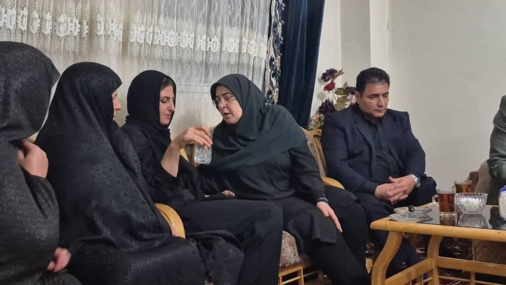 (تصاویر) سخنگوی دولت به خانه مرحوم الهه حسین‌نژاد رفت