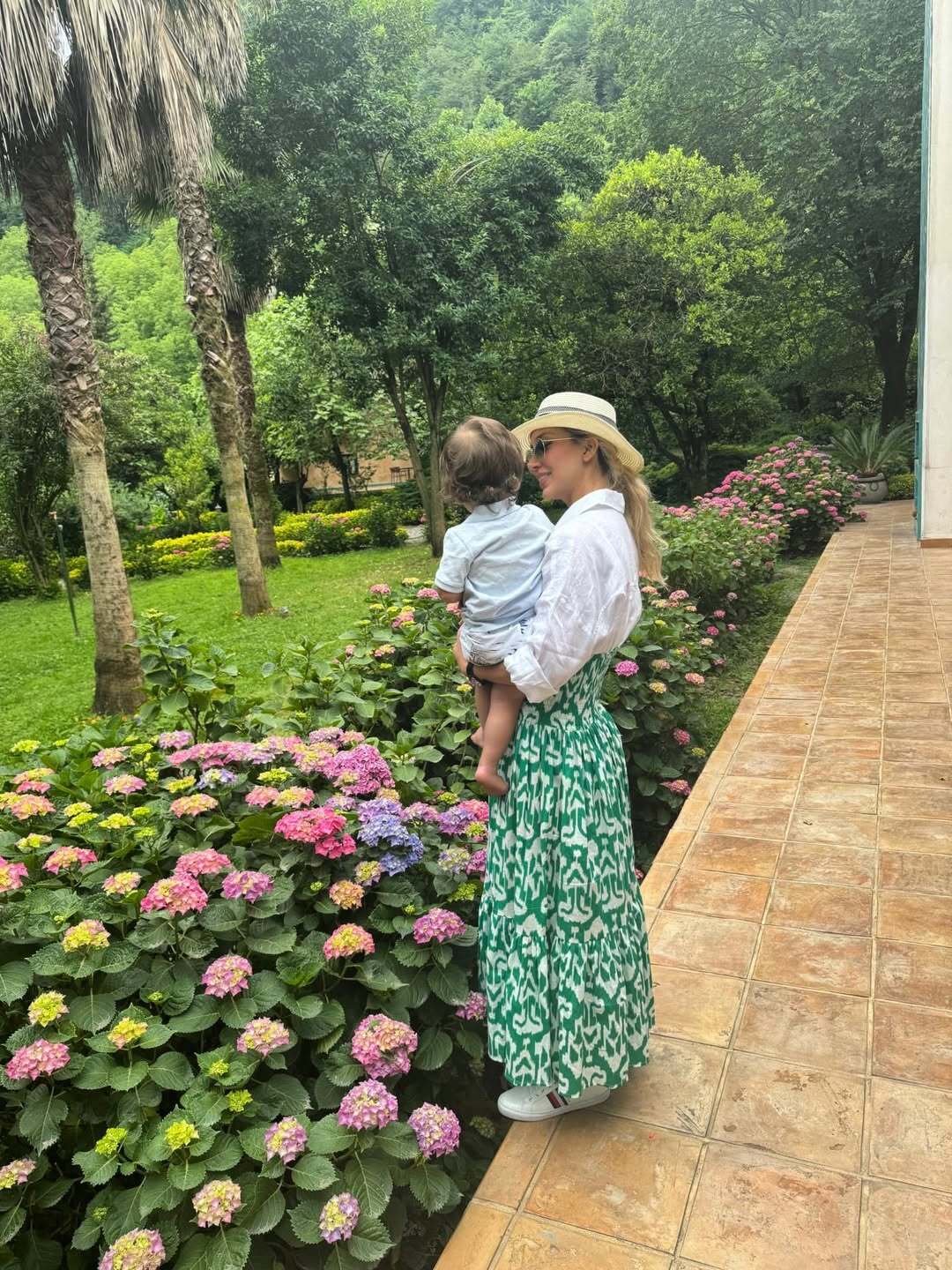 زندگی فوقِ لاکچری همسر بهرام رادان سوژه کاربران فضای مجازی شد زندگی فوقِ لاکچری مینا مختاری