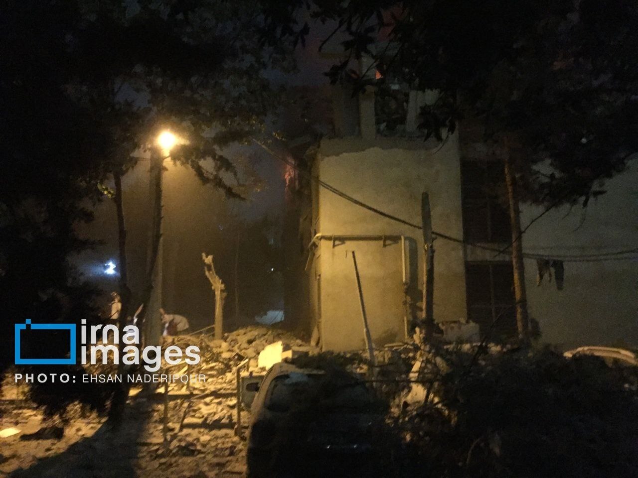 تصاویری از حمله اسرائیل به منازل مسکونی در تهران تصاویری از حمله اسرائیل به منازل مسکونی در تهران