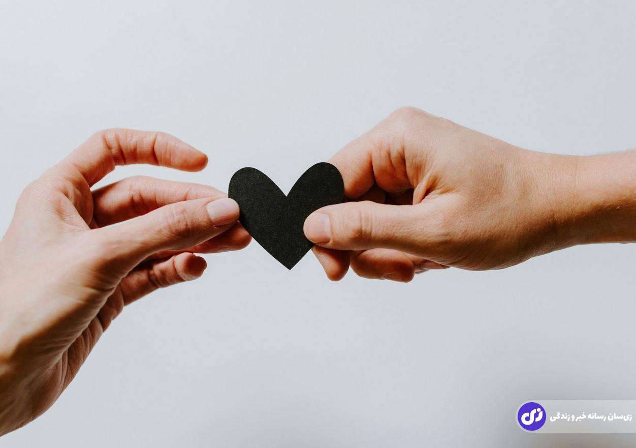 چطور بفهمیم یک زن ما را دوست دارد؛ این ۱۵ نشانه را دنبال کنید! چطور بفهمیم یک زن ما را دوست دارد؛ این ۱۵ نشانه را دنبال کنید!