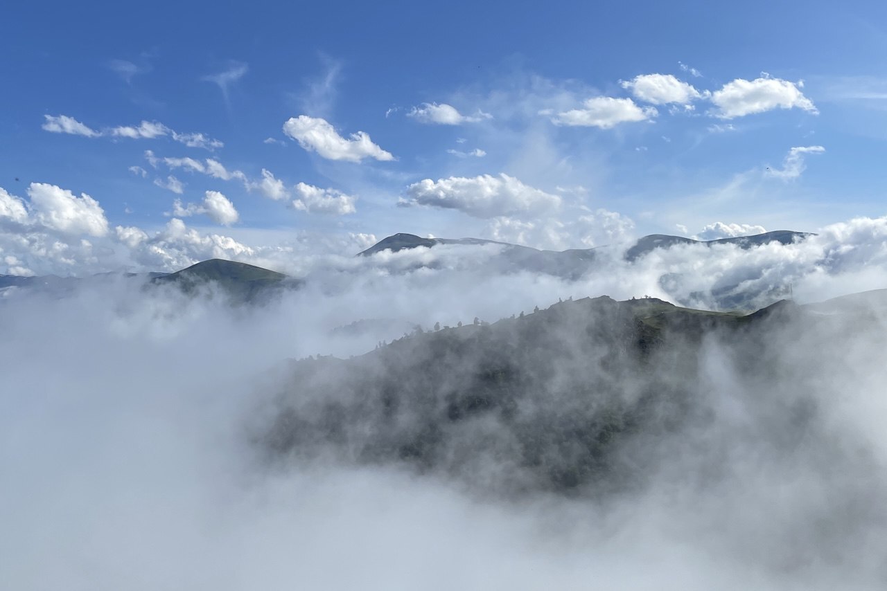 تصاویری زیبا از بازی ابر و نور و طبیعت در جاده رویایی اسالم به خلخال