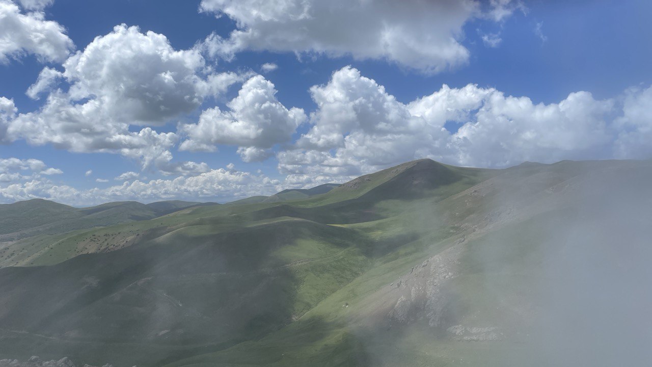 تصاویری زیبا از بازی ابر و نور و طبیعت در جاده رویایی اسالم به خلخال