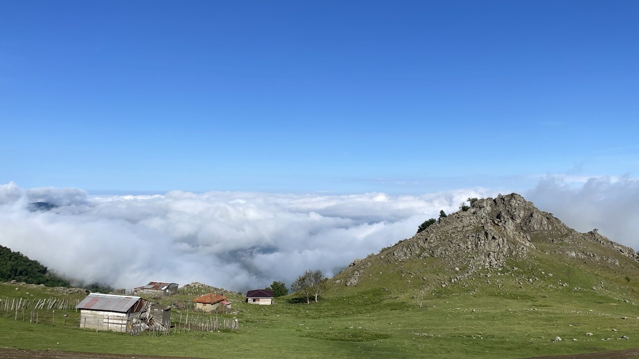 تصاویری زیبا از بازی ابر و نور و طبیعت در جاده رویایی اسالم به خلخال