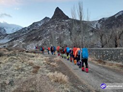 ویدئو | اتفاقی عجیب در قله کرکس کوه؛ برف در ۵ خرداد!