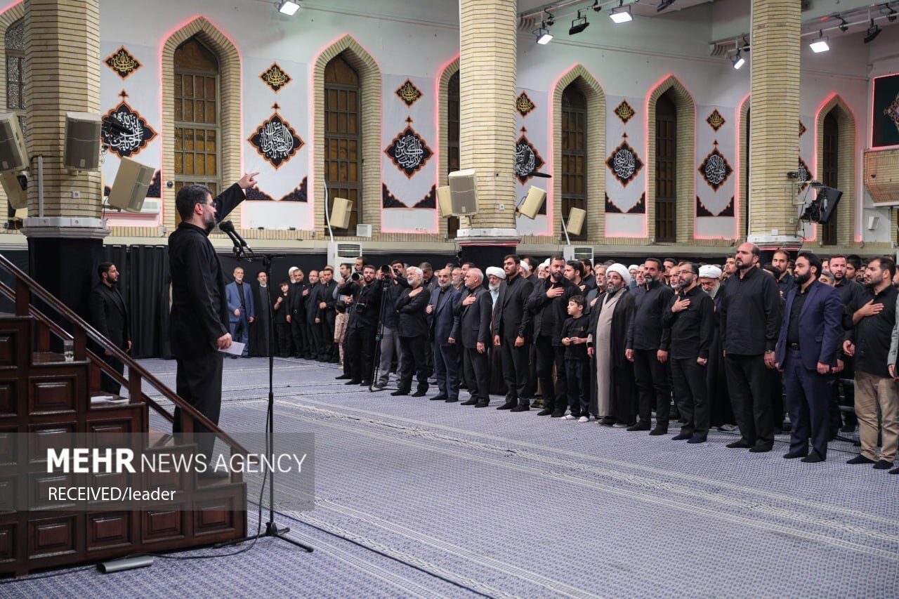 اولین شب عزاداری محرم در حسینیه امام خمینی (ره) برگزار شد