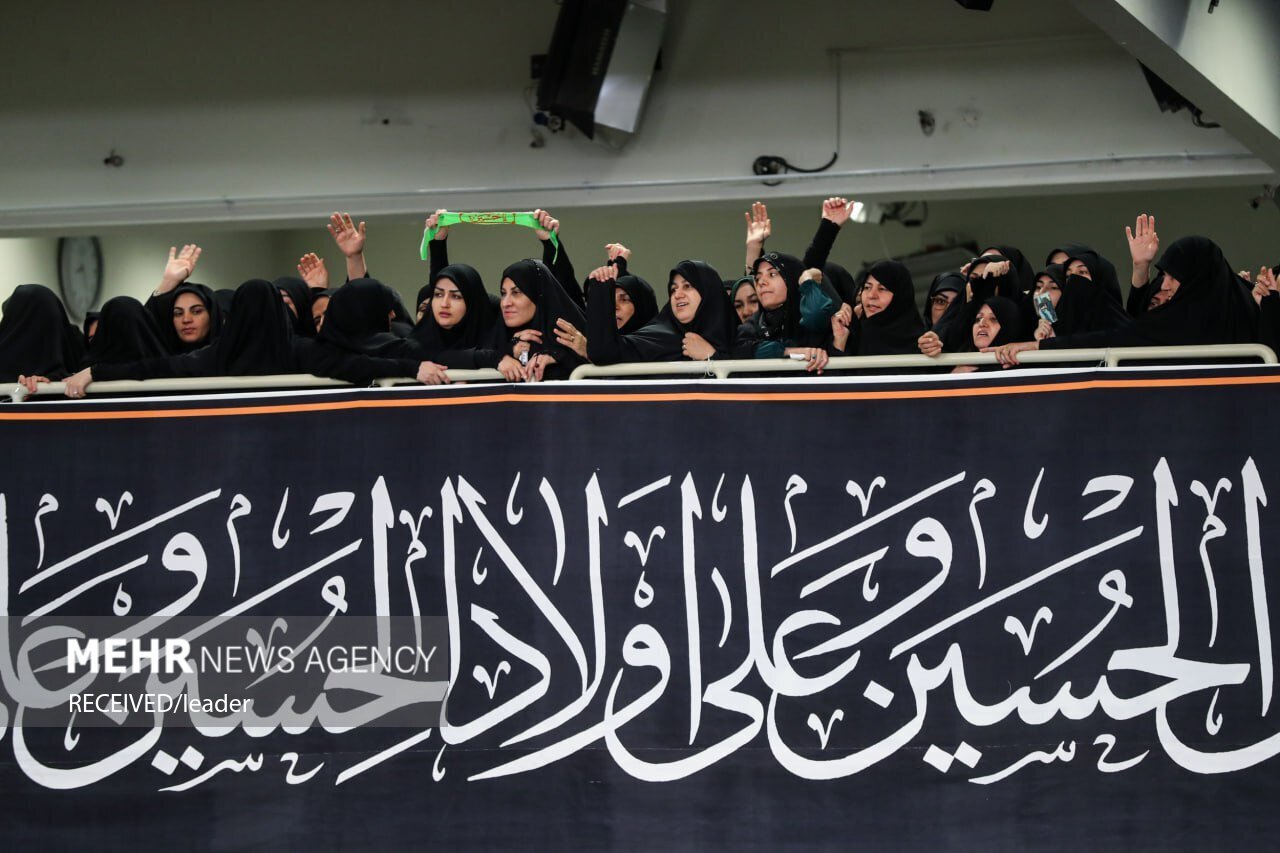 اولین شب عزاداری محرم در حسینیه امام خمینی (ره) برگزار شد