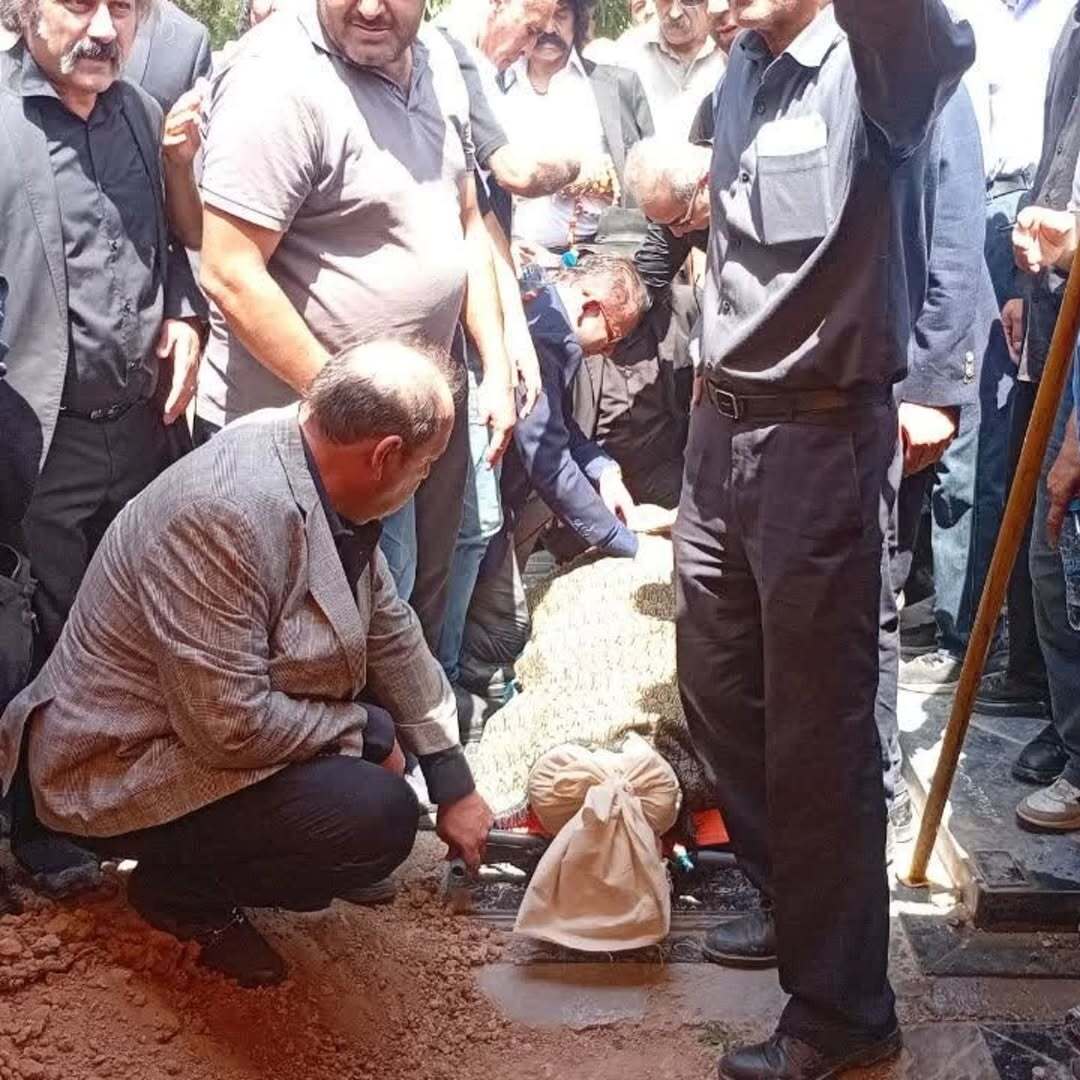 تصاویری تلخ از حضور چهرهها در مراسم همایون تصاویری تلخ از حضور چهرهها در مراسم همایون