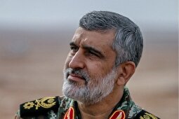 ویدئو | فیلمی غم‌انگیز از فرزند شهید حاجی‌زاده در آغوش مخبر