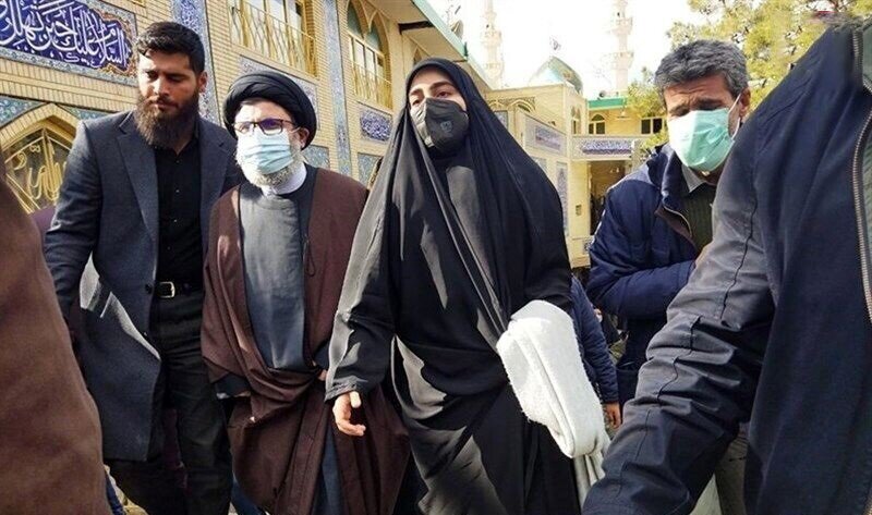 تصاویر کمتر دیده شده از دختر سردار سلیمانی در کنار پدرشوهر لبنانیاش تصاویر کمتر دیده شده از دختر سردار سلیمانی در کنار پدرشوهر لبنانیاش