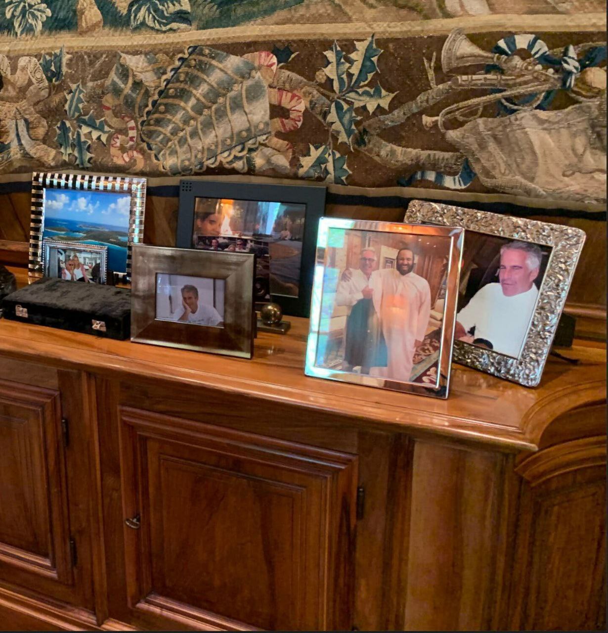 افشای جنجالی عکس محمد بن سلمان در عمارت جفری اپستین + تصاویر