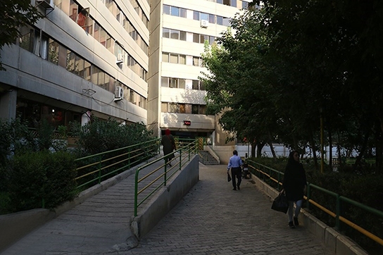 ماجرای خیلی مشکوک خانم الف در بلوک ۱۸ اکباتان؛ جزئیات مرگ مشکوک یک مادر و دختر