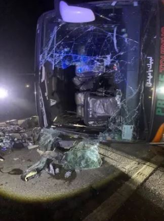 عکس | تصادف هولناک اتوبوس زائران ایرانی در عراق