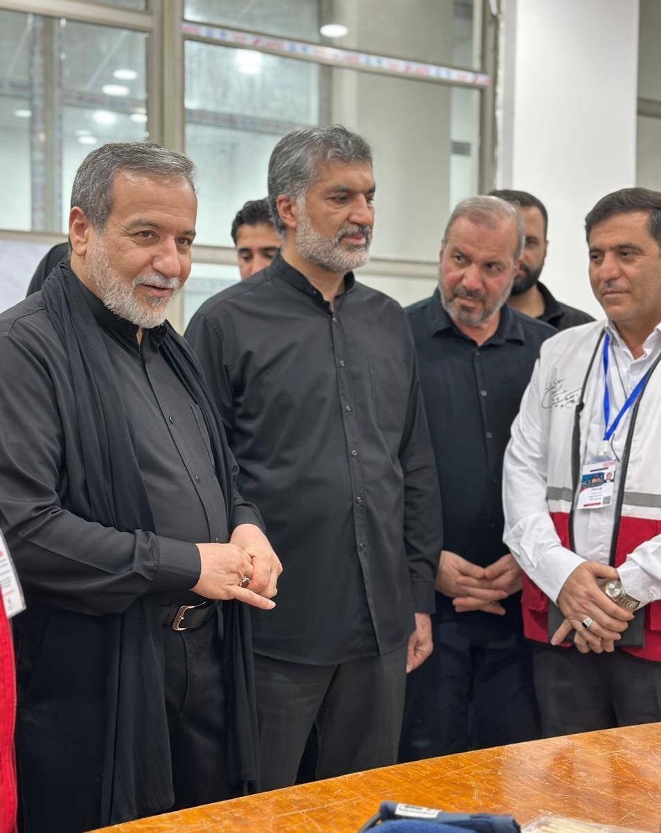 قاب‌های جدیدی که از عراقچی در نجف وایرال شد