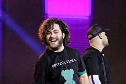 ویدئو | مسیح و آرش دو خواننده مشهور کشور در جوار امام حسین (ع)