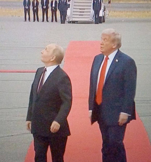 لحظه‌ای که چشم پوتین به بی۲ و اف۲۲ افتاد | عکس‌العمل ترامپ و پوتین به غرش جنگنده‌ها + فیلم