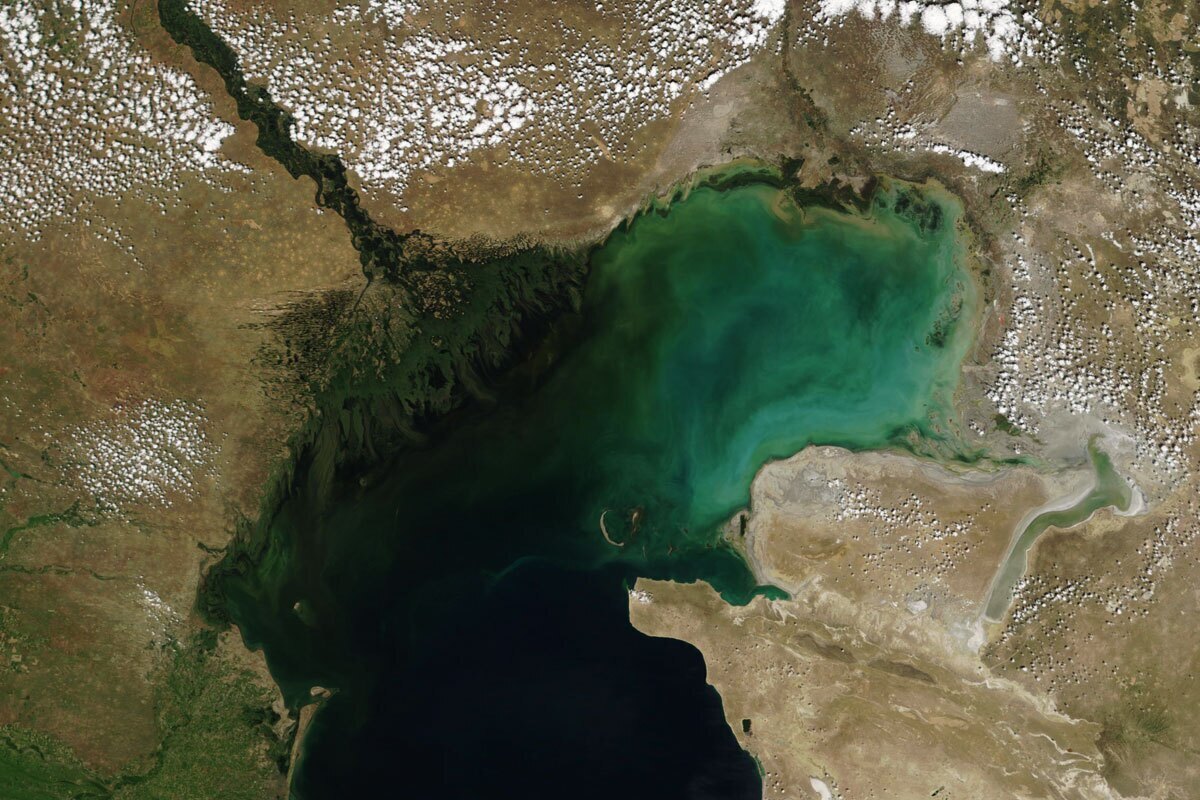 مرگ آرام بزرگترین دریاچه جهان؛ آب دریای خزر ۲ متر کم شد! مرگ آرام بزرگترین دریاچه جهان؛ آب دریای خزر ۲ متر کم شد!