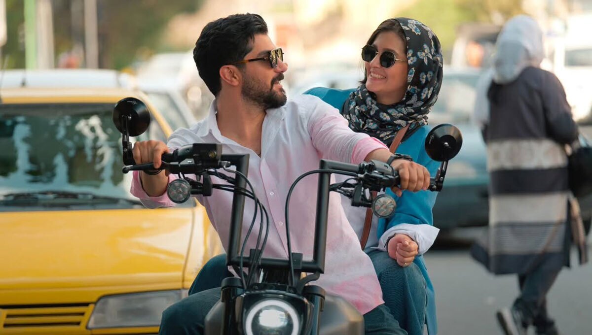 عکس | پردیس احمدیه و سینا مهراد سوار بر موتور در سریال «از یاد رفته»