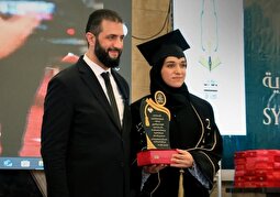 (ویدئو) جولانی به همسرش مدرک دانشگاهی داد