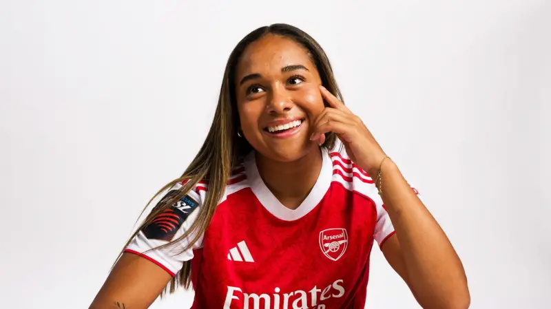 اولیویا اسمیت؛ داستان اولین فوتبالیست زن یک میلیون پوندی تاریخ اولیویا اسمیت؛ داستان اولین فوتبالیست زن یک میلیون پوندی تاریخ