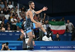 (ویدئو) رقص مازندرانی رحمان عموزاد بعد از طلایی شدن