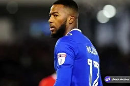 (ویدئو) داکنز نازون بازیکن استقلال با استتار از فرودگاه فرار کرد!