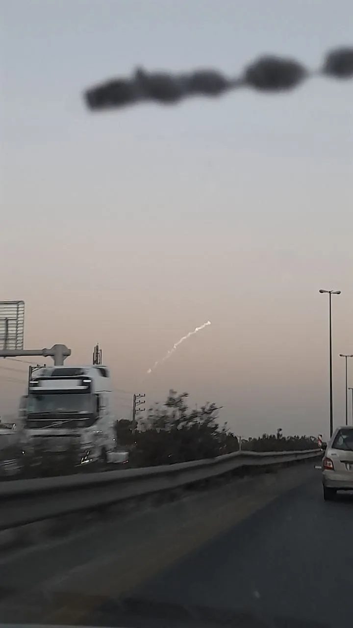 (ویدئو) مشاهده نور مشکوک در آسمان چند نقطه از ایران