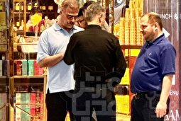 تصاویر لو رفته از مدیران استقلال در امارات؛ توقف برای خریدن آیفون 17