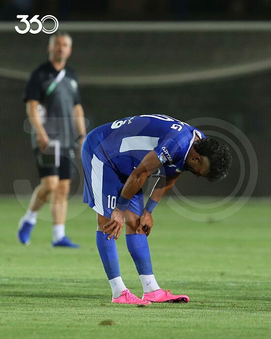 (تصاویر) وضعیت سخت رامین رضاییان بعد از بازی با ذوب‌آهن