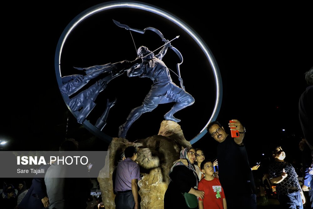 مجسمه «آرش کمانگیر» در کرمان