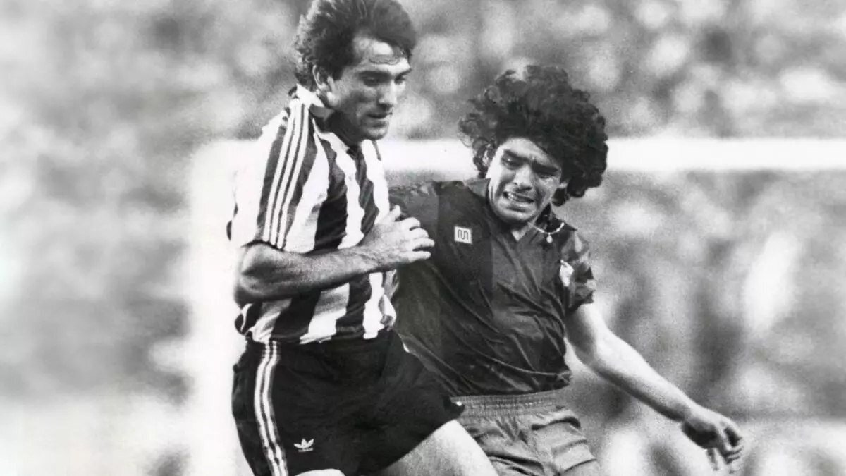 (تصاویر) جنجالی‌ترین پیراهن مارادونا حراج می‌شود