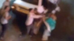 فیلمی عجیب از ضرب و شتم راننده زن توسط یک مرد در اندیشه کرج