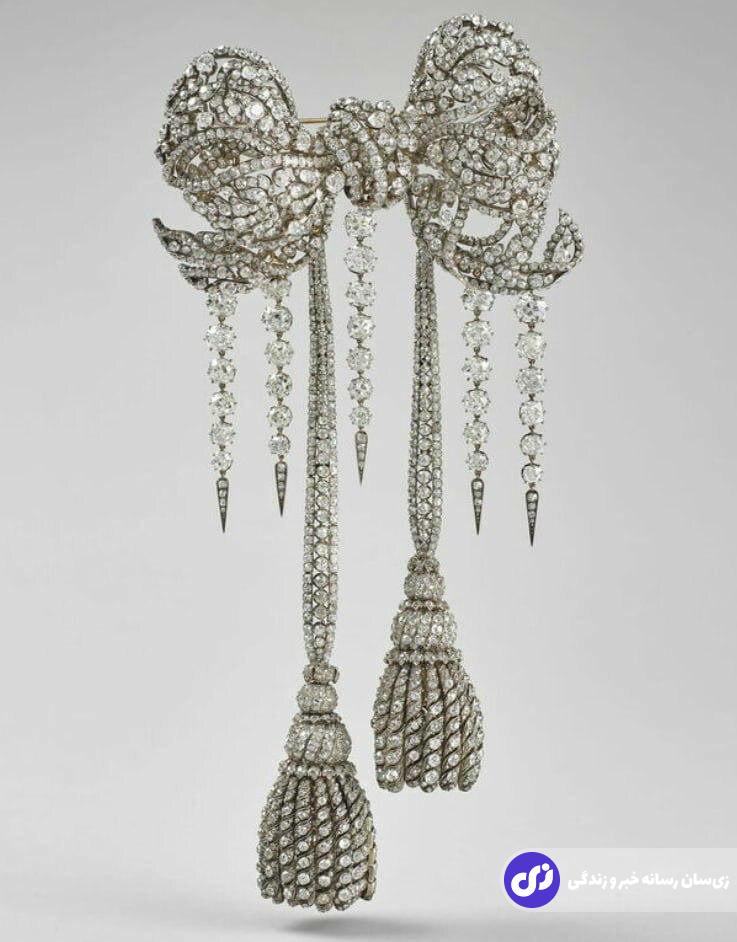 (تصاویر) چه جواهراتی از موزه لوور به سرقت رفت؟ (تصاویر) چه جواهراتی از موزه لوور به سرقت رفت؟