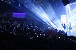 خواننده جوان روی صحنه بیهوش شد