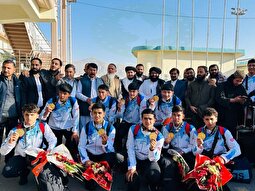 (ویدئو) استقبال باورنکردنی افغان‌ها از تیم ملی کشورشان بعد از بردن تیم ملی ایران