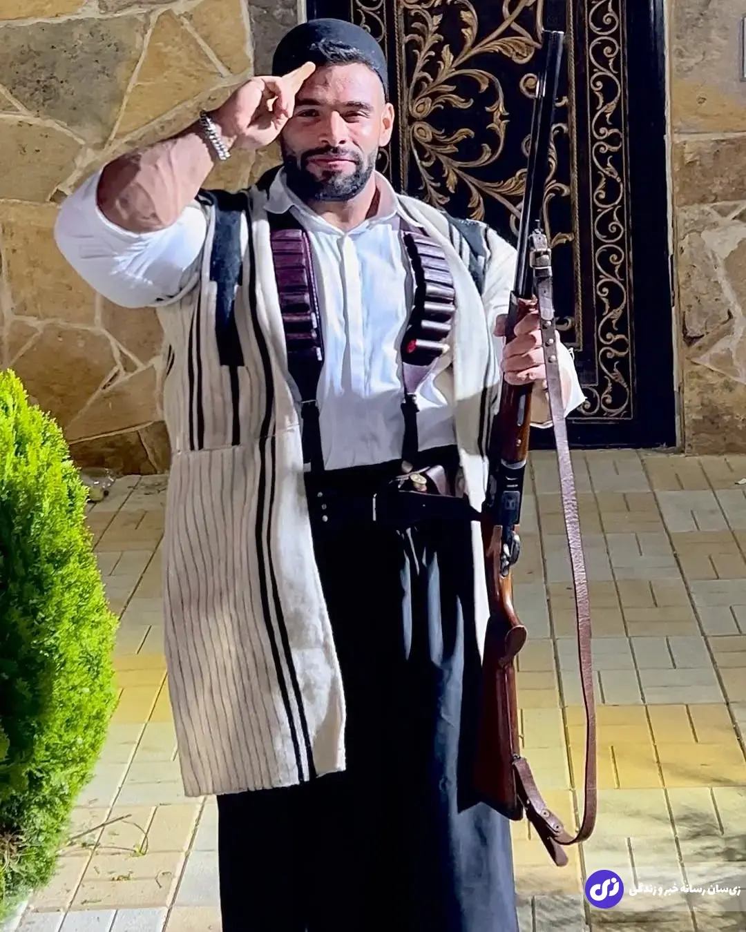 ایمان رضایی؛ بدنساز سنگینوزن لرستانی با عضلات ساق پای حجیم و معروف به «غول الیگودرز» که توانست اسکوات ۴۰۰ کیلویی را دو تکرار بزند ایمان رضایی