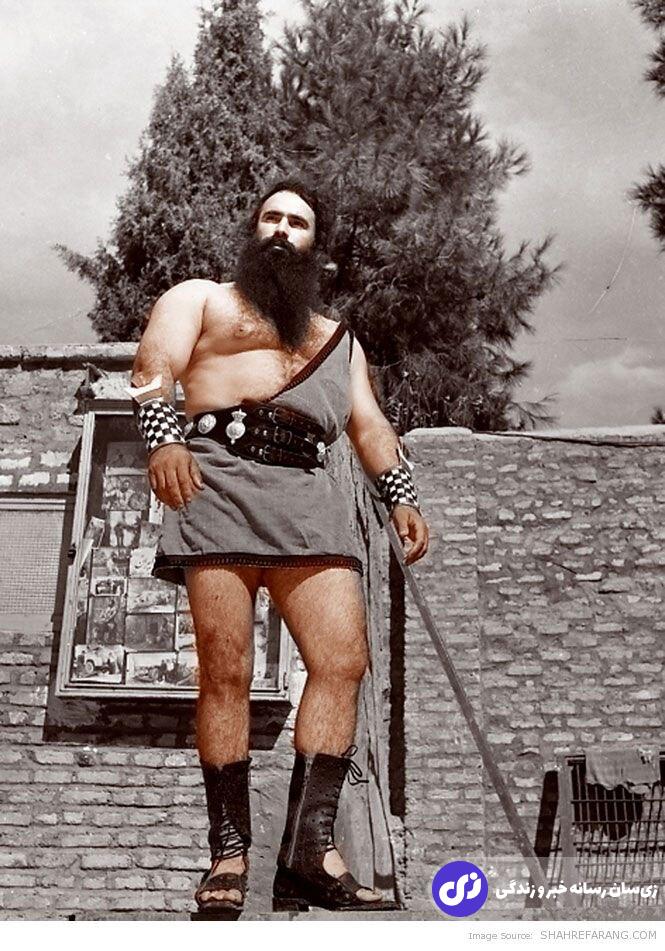 سیروس قهرمانی؛ قویترین مرد ایران در سال ۱۳۳۰ که با شیرهای وحشی و فیل کشتی میگرفت و با دستهایش تیرآهن خم میکرد سیروس قهرمانی؛ قویترین مرد ایران در سال ۱۳۳۰ که با شیرهای وحشی و فیل کشتی میگرفت و با دستهایش تیرآهن خم میکرد