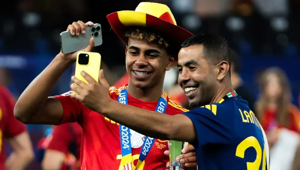 پدر لامینه یامال عاشق شد؛ نامزد مونیر نصراوی تنها ۵ سال از یامال بزرگتر است!