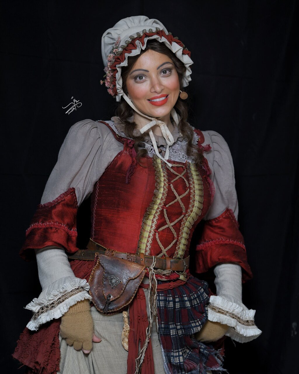 (تصاویر) علیرضا قربانی با بهنوش طباطبایی در پشت صحنه نمایش «اولیور توئیست»