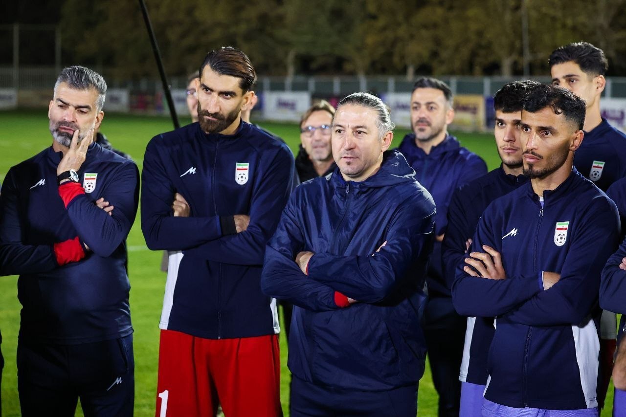 (تصاویر) پزشکیان به جمع شاگردان قلعه‌نویی پیوست و پا به توپ شد!