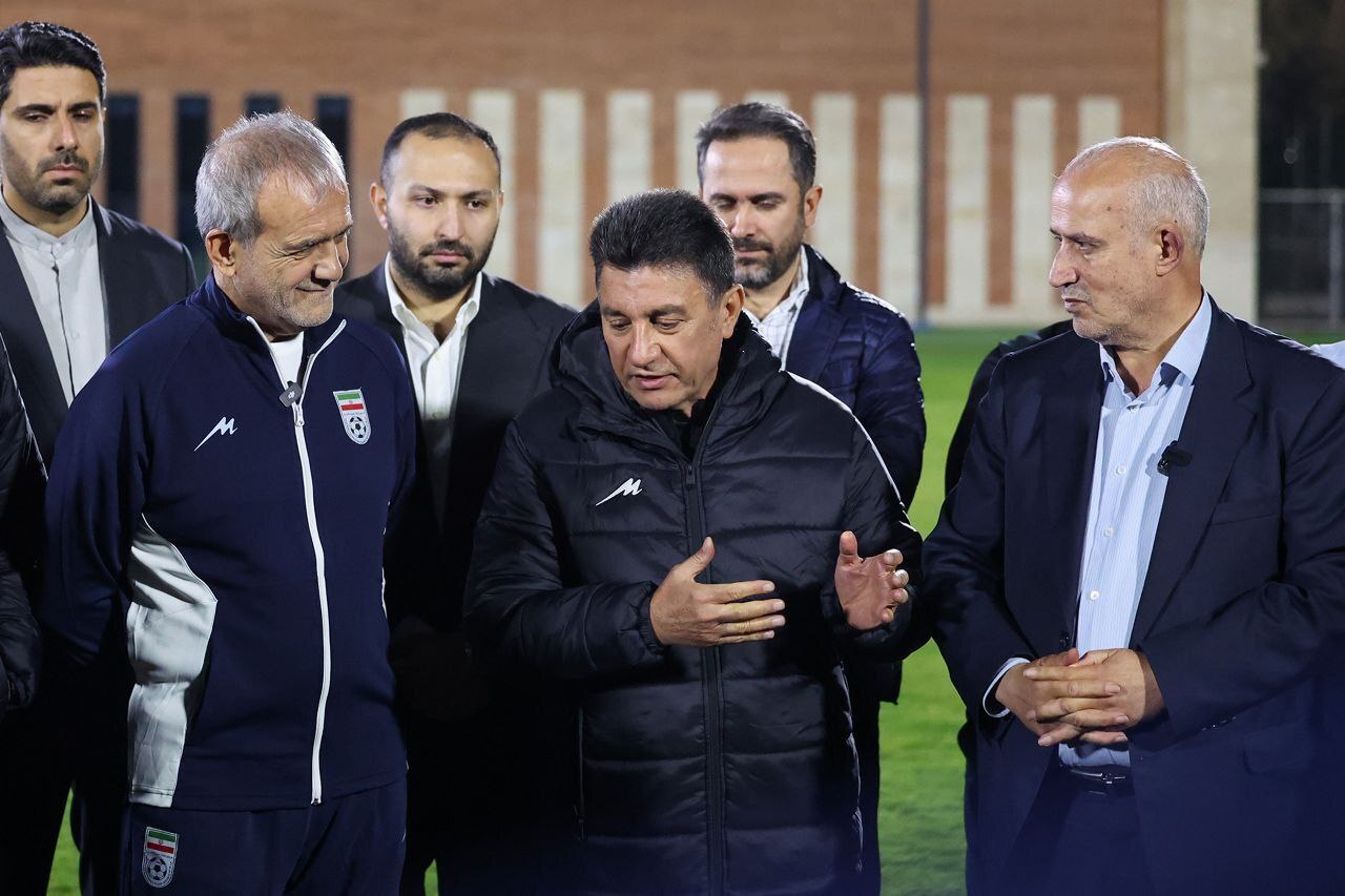 (تصاویر) پزشکیان به جمع شاگردان قلعه‌نویی پیوست و پا به توپ شد!