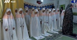 (عکس) اقامه نماز جماعت به امامت یک زن در تهران