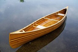 (ویدئو) تصاویر عجیب از یک قایق چوبی در بالای کوهی در ایران!