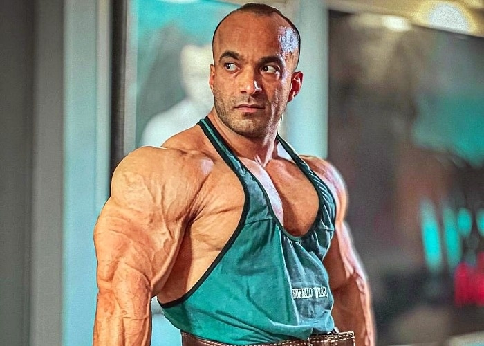 ابعاد جدید و عجیب از مرگ فرامرز عزیزی قهرمان پرورش اندام فاش شد | کمیته فنی چرا مرد طلایی کشور را خط زد؟