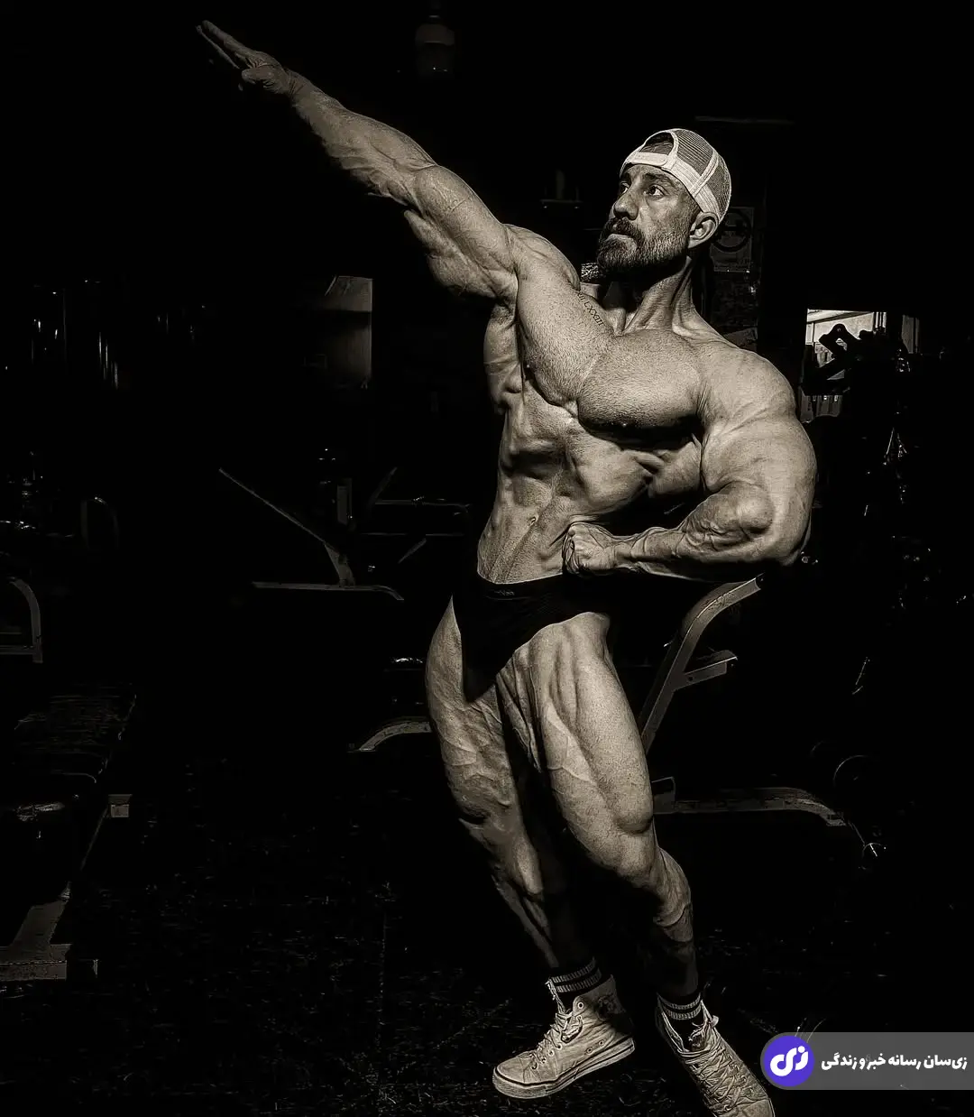 سامان الفتی؛ بدنساز کرمانشاهی و معروف به «سوپر ژنتیک فیزیک کلاسیک» که چندین بار مدال طلا گرفت و هدفش حضور در مسابقات مسترالمپیاست سامان الفتی