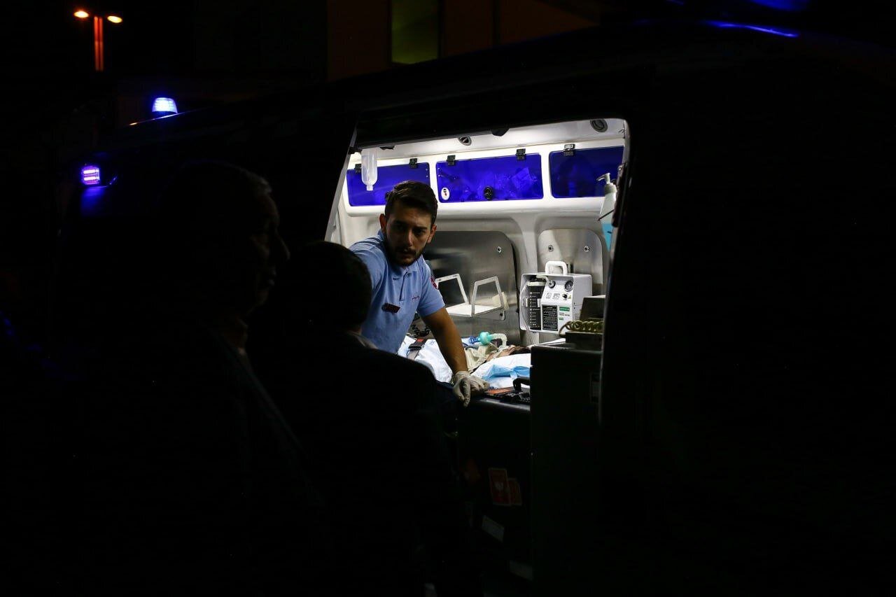 (تصاویر) نحوه انتقال ویژه صابر کاظمی به ایران با هواپیما و تجهیزات