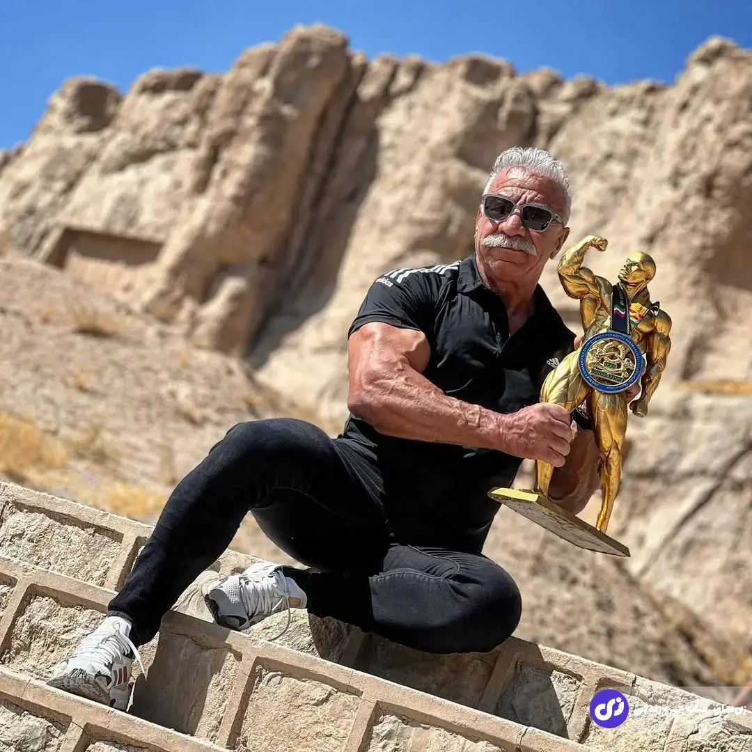 محمود زارع؛ بدنساز ایرانی ۶۶ ساله اهل استان فارس و معروف به «محمود تابلو» که ۶۰ مدال داخلی و جهانی دارد و معروفترین بدنساز پیشکسوت جهان است محمود زارع