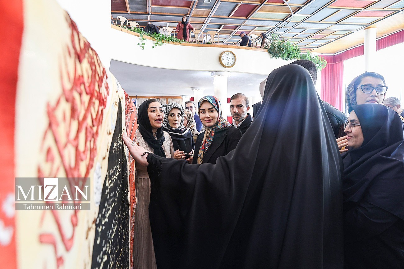 (تصاویر) هشدار تند رسانه زاکانی درباره رفتارهای همسر عراقچی (تصاویر) هشدار تند رسانه زاکانی درباره رفتارهای همسر عراقچی