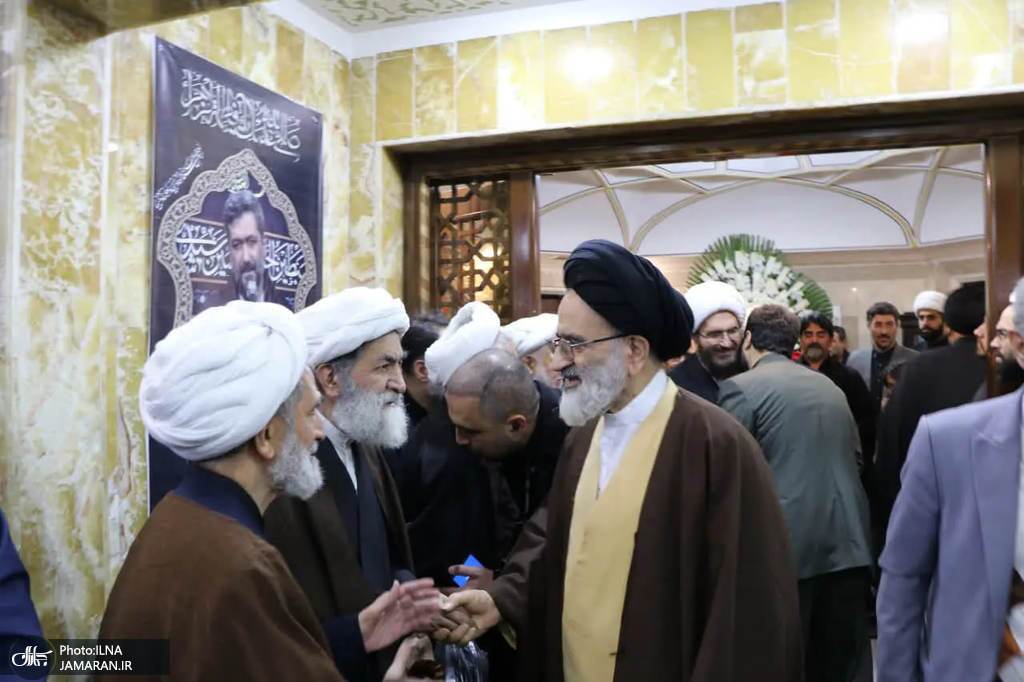 (تصاویر) کدام چهرههای سیاسی در مراسم ختم پسرِ کاظم صدیقی شرکت کردند؟ (تصاویر) کدام چهرههای سیاسی در مراسم ختم پسرِ کاظم صدیقی شرکت کردند؟