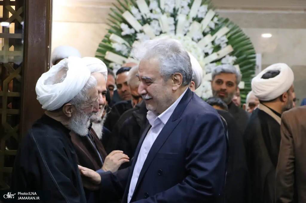 (تصاویر) کدام چهرههای سیاسی در مراسم ختم پسرِ کاظم صدیقی شرکت کردند؟ (تصاویر) کدام چهرههای سیاسی در مراسم ختم پسرِ کاظم صدیقی شرکت کردند؟